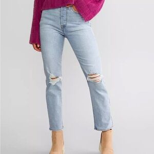 Levi's Women's Wedgue Straight Jeans in light wash